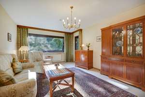 Sehr gepflegte 3,5-Zimmer-Hochparterre-Wohnung mit Schlossblick, Terasse und Einbauküche – Reinbeker Weg 4 b, 21465 Wentorf bei Hamburg – Vorschaubild 4