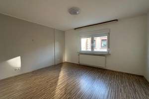 Freistehendes Einfamilienhaus mit Terrasse und Garage in zentraler Lage von Heusweiler – Die vollständige Adresse der Immobilie erhältst du vom Anbieter., 66265 Heusweiler – Vorschaubild 8