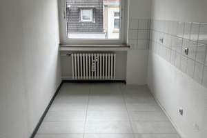 3 Zimmer-Wohnung mit Balkon in ruhiger und dennoch zentraler Lage! – Spichernstr.  37, 45138 Huttrop, Essen – Vorschaubild 4