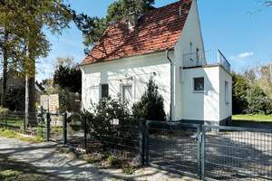 Bezugsfreies Einfamilienhaus auf großzügigem Grundstück in gefragter Potsdamer Wohnlage (Babelsberg)