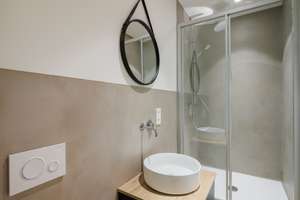 Fully furnished studio in Aachen City Centre | All-inclusive rent | POHA House – Theaterplatz 1, 52062 Theater, Aachen – Vorschaubild 3
