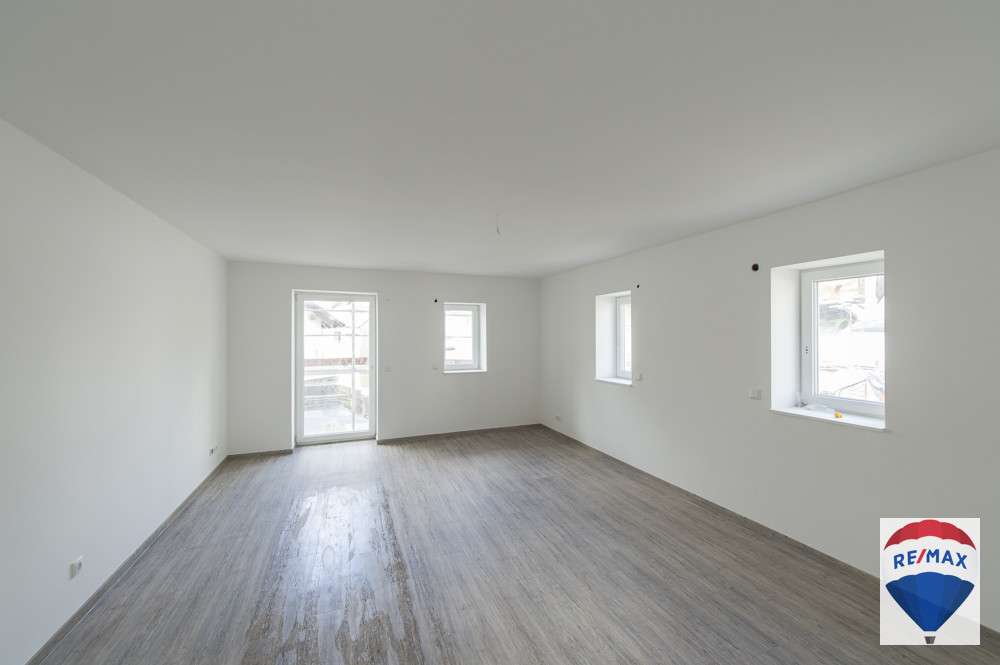 Immobilie in Mistelbach - Wohnen im "Bergschloss"
attraktive, vollsanierte 2-Zimmer-Wohnung. - Bild 1