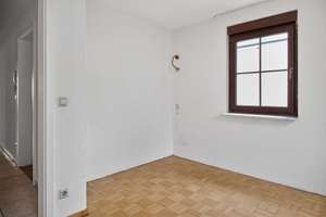 Gepflegtes 3-Familienhaus in begehrter Wohnlage mit vielseitigen Nutzungsmöglichkeiten – Stockheimer Straße 2, 70435 Zuffenhausen-Mitte, Stuttgart – Vorschaubild 18
