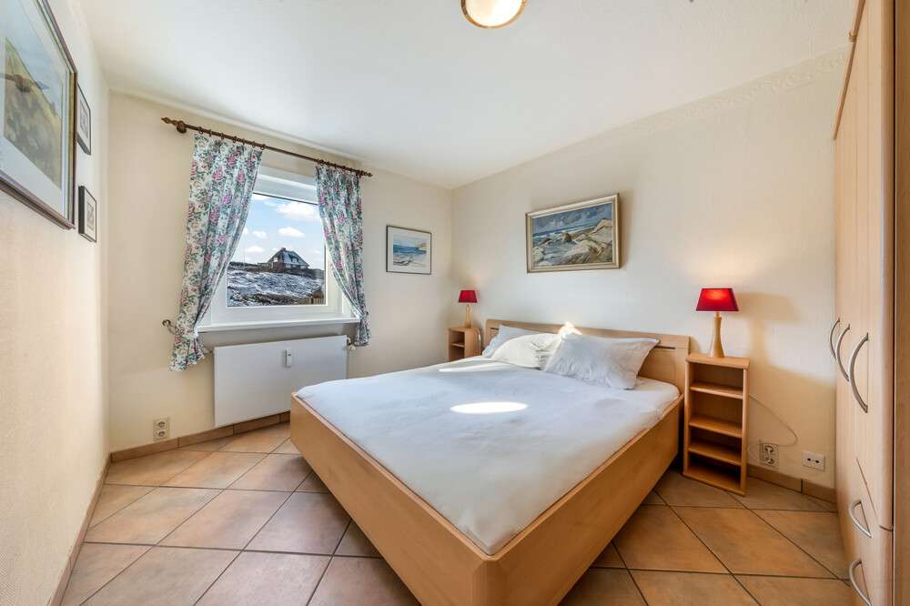 Immobilie in Hörnum (Sylt) - Helle Erdgeschosswohnung direkt am Strand mit Balkon - Bild 11