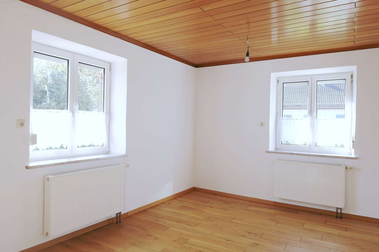 Immobilie in Dürrlauingen - Geräumiges Zweifamilienhaus 
mit großem Grundstück - Bild 7