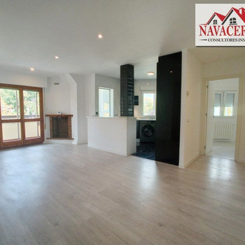 VERKAUF EINER WOHNUNG MIT AUSBLICK IN NAVACERRADA