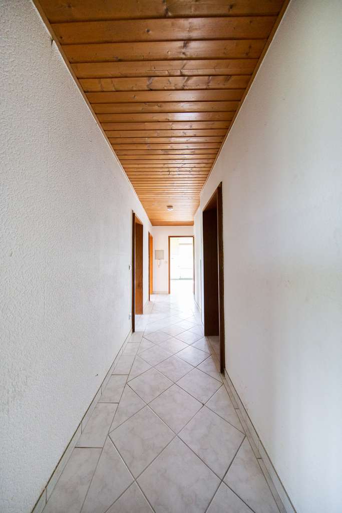 Immobilie in Ortenberg - Gepflegtes Mehrfamilienhaus mit 4 Einheiten, 341 m² Wohnfläche, modernisiert in ruhiger Lage - Bild 4