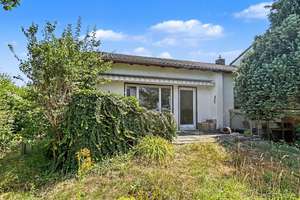 Sanierungsbedürftiges Einfamilienhaus mit Potenzial auf ruhigem Grundstück im Ingolstädter Südwesten – Die vollständige Adresse der Immobilie erhältst du vom Anbieter., 85051 Südwest, Ingolstadt – Vorschaubild 2