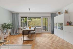 Charmante 2-Zimmer-Wohnung mit Südterrasse, Balkon mit Weitblick und Einzelgarage in Halbhöhenlage – Die vollständige Adresse der Immobilie erhältst du vom Anbieter., 70186 Gaisburg, Stuttgart – Vorschaubild 2