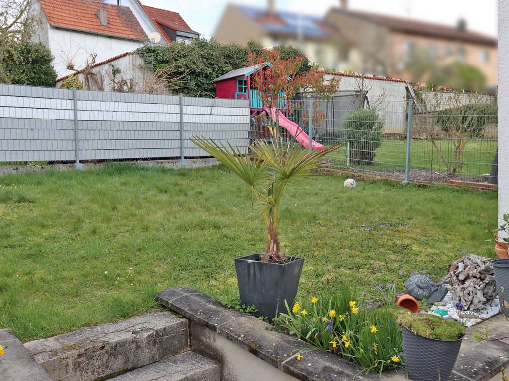 Immobilie in Östringen - Für Kapitalanleger: vermietetes 3-Familienhaus in Östringen! - Bild 2