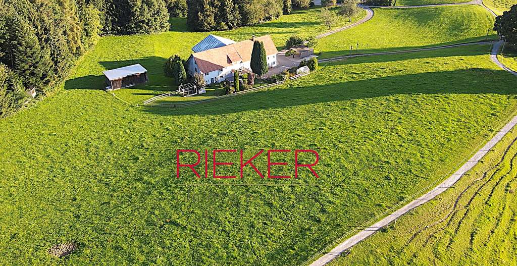 Immobilie in Scheidegg - Historisches Bauernhaus in Toplage – Rückzug mit Privatsphäre und fußläufiger Infrastruktur - Bild 0