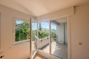 WUNDERSCHÖNER AUSBLICK! HELLE 2-ZIMMER WOHNUNG! PROVISIONSFREI! – Mariendorfer Weg 39b, 12051 Neukölln (Ortsteil), Berlin – Vorschaubild 2