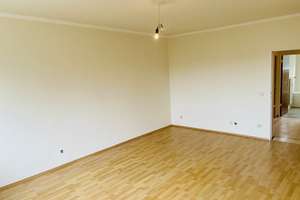 Sonnige 3-Zimmer-Wohnung mit Balkon, Einbauküche und Stellplatz – Die vollständige Adresse der Immobilie erhältst du vom Anbieter., 14167 Zehlendorf, Berlin – Vorschaubild 3