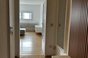 Möblierte 1-Zimmer Wohnung in Perlach mit begehbaren Kleiderschrank und Alpenblick – Peschelanger 12, 81735 Neuperlach, München – Vorschaubild 1