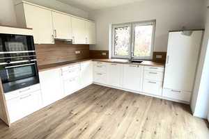 Zentrum! Junger Bungalow, KfW 55 Energie mit Garage, Kaminofen, EBK. Pflegeleichtes Grundstück… – Leer (Kreis) – Vorschaubild 15
