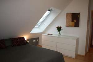 Möblierte 2-Zimmer-Dachgeschosswohnung in München Solln – Die vollständige Adresse der Immobilie erhältst du vom Anbieter., 81477 Obersendling, München – Vorschaubild 11