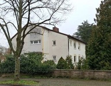 Freistehendes Einfamilienhaus auf der Hambacher Höhe (ehemaliges Pfarrhaus)