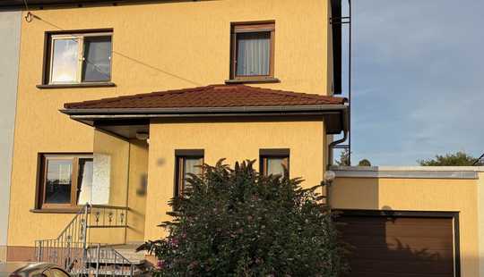 Bild von Charmante Doppelhaushälfte in ruhiger Lage von Schmölln – sofort bezugsfertig mit Garten & Garage