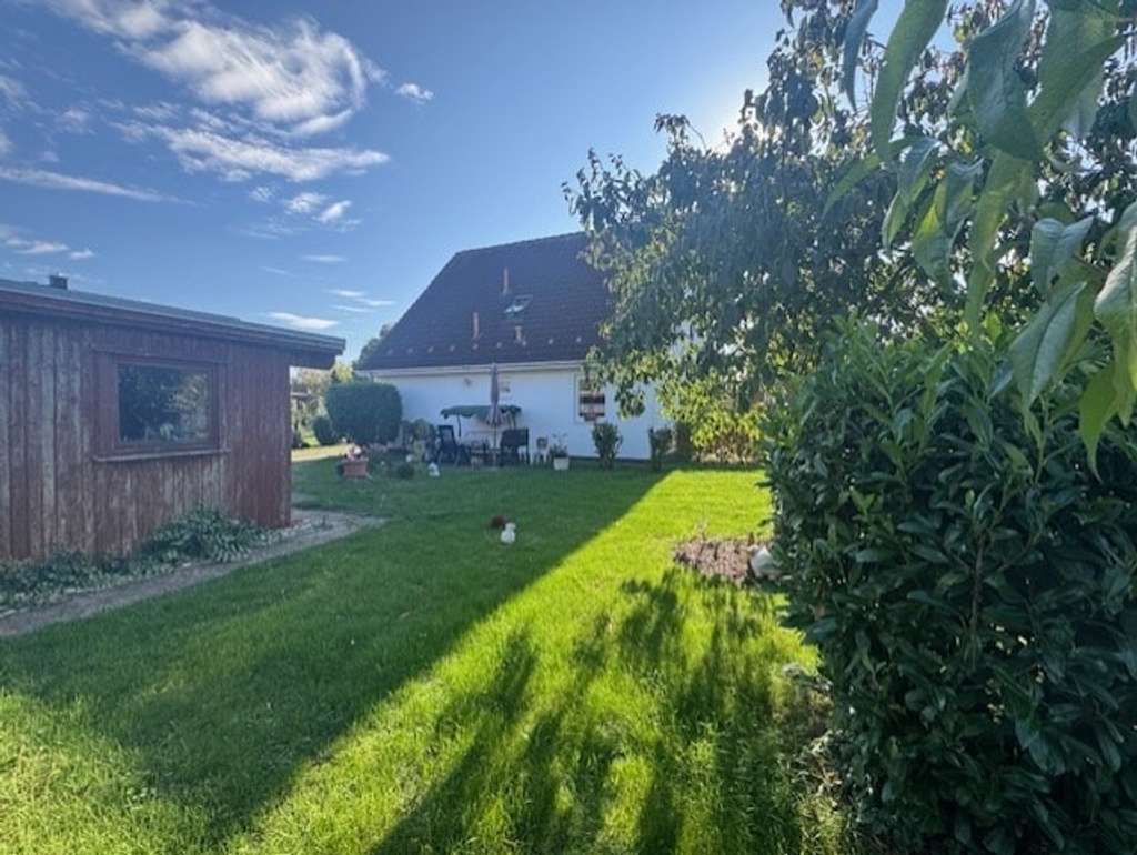 Immobilie in Lübz - Zweifamilienhaus in schöner Ortsrandlage - Bild 1