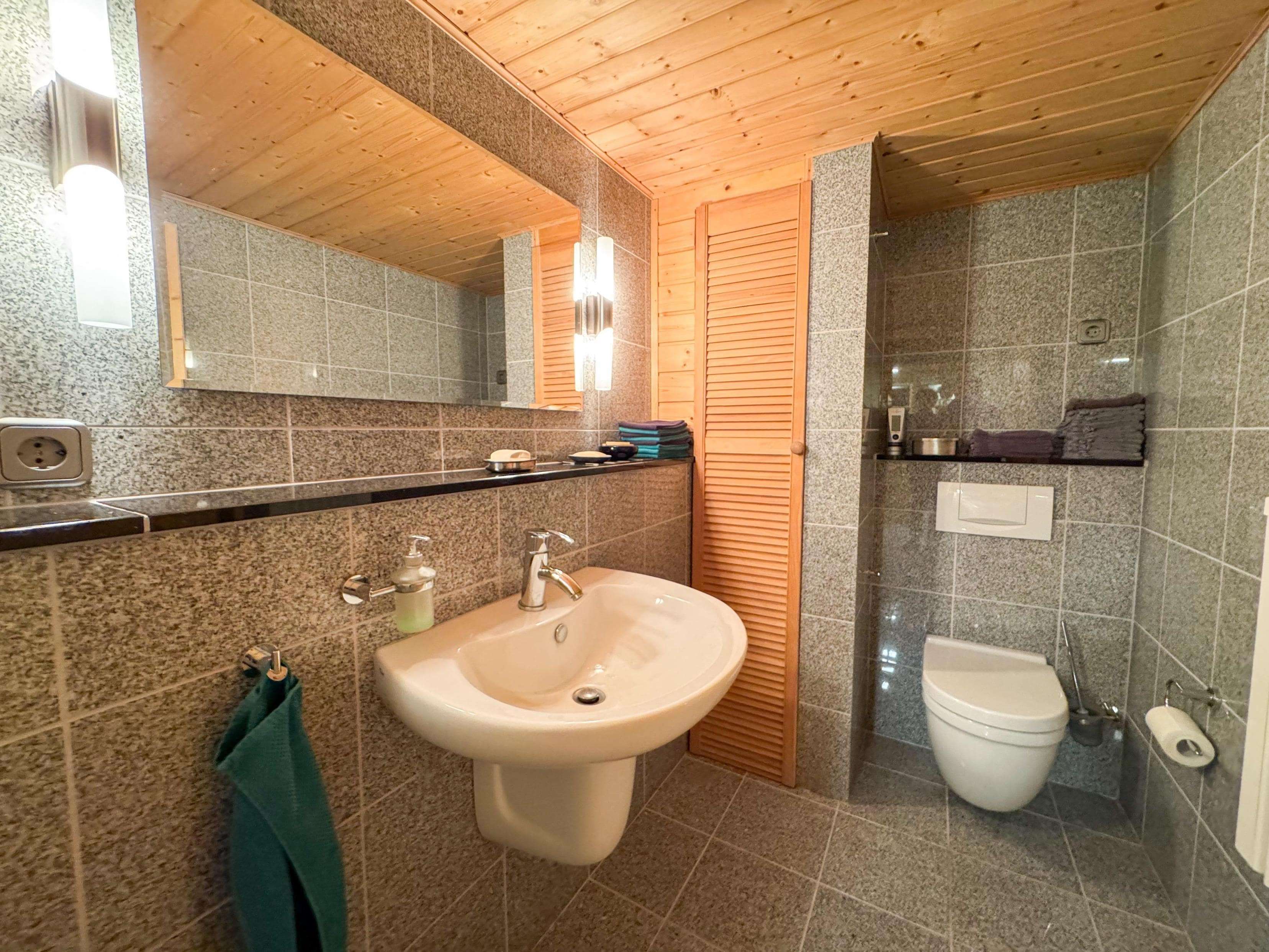 Immobilie in Bell - Maritimer Wohntraum mit Wellnessoase Innen & Außen - Bild 19