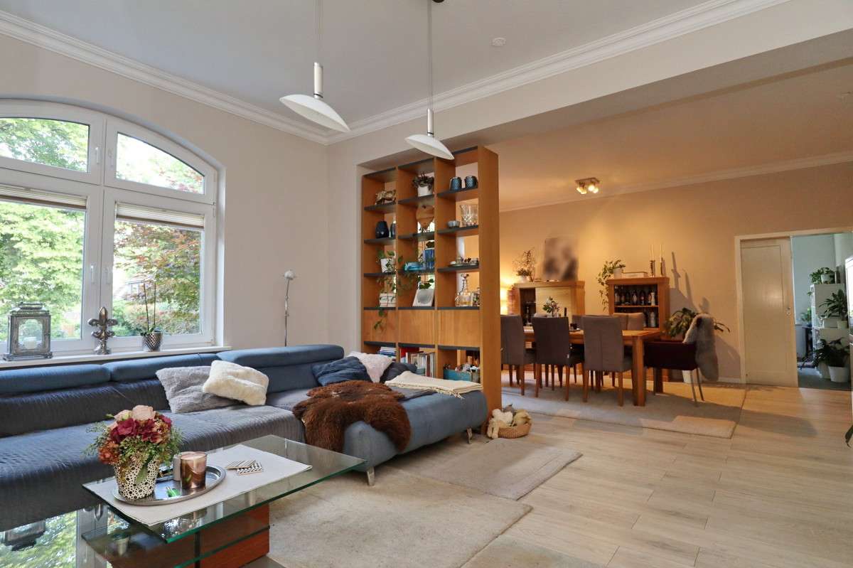 Immobilie in Kellinghusen - Stilvolle und großzügige Altbauvilla in Kellinghusen – als Ein- oder Zweifamilienhaus nutzbar - Bild 19