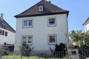 Zweifamilienhaus mit Charakter und großem Potenzial – Die vollständige Adresse der Immobilie erhältst du vom Anbieter., 70806 Kornwestheim – Vorschaubild 1