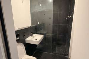 1-Zimmer-Apartment mit Balkon, Einbauküche & Fitnessraum in Wilmersdorf – Eisenzahnstraße 15, 10709 Wilmersdorf, Berlin – Vorschaubild 2