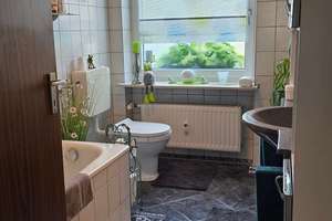 Charmantes Zweifamilienhaus mit großzügigem Garten – Die vollständige Adresse der Immobilie erhältst du vom Anbieter., 94130 Obernzell – Vorschaubild 9