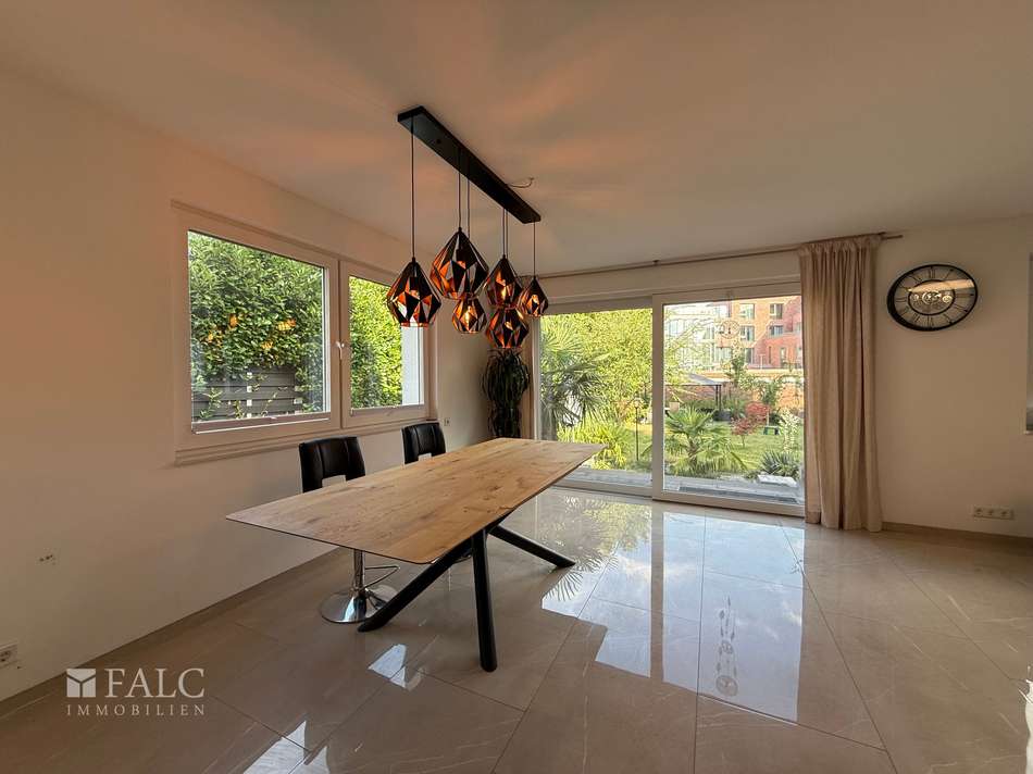 brUx9EBqUWZgT9SsD2ysaJZP-big I