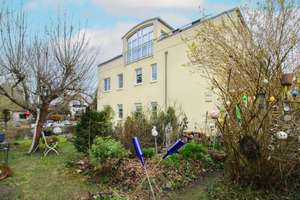 Vermietete 2,5 Zimmer Wohnung mit Terrasse und eigenem Garten, PKW Stellplatz und 2 Kellern