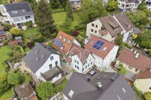 Vielseitig nutzbares Zweifamilienhaus mit Garten in gefragter Wohnlage