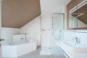 Modernes und neuwertiges Reiheneckhaus ***SAUNA**GARAGE**GARTEN*** – Stuttgart – Vorschaubild 16