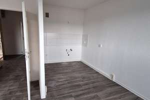 Helle 2-Raum-Wohnung mit großem Balkon-Übernahme EBK möglich – Werner-Seelenbinder-Straße 1, 39118 Reform, Magdeburg – Vorschaubild 3