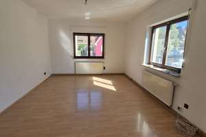 Zentral Wohnen in Schwabach ! 3-Zimmer-Wohnung mit Einbauküche sucht nette Mieter