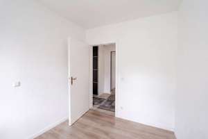 4 Zimmer mit großem Südbalkon und Blick ins Grüne, Bogenhausen – Die vollständige Adresse der Immobilie erhältst du vom Anbieter., 81927 Englschalking, München – Vorschaubild 10
