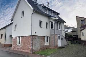 Mehlbach:
Freistehendes Einfamilienhaus mit PKW-Stellplatz
 – Die vollständige Adresse der Immobilie erhältst du vom Anbieter., 67735 Mehlbach – Vorschaubild 1