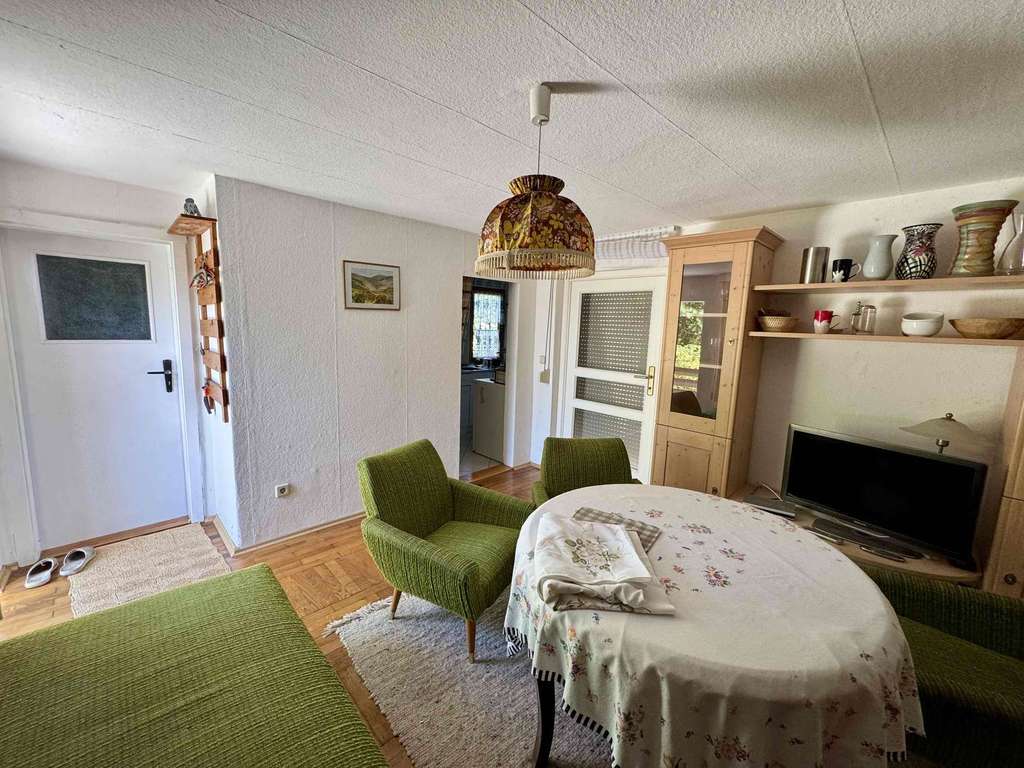 Immobilie in Großkmehlen - Ihr Rückzugsort: Wochenendhaus mit Terrasse & Wintergarten - Bild 2