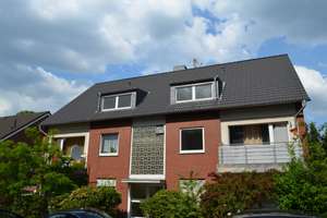 Mehrfamilienhaus mit Garage