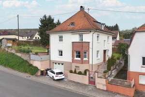 Stilvolle Stadtvilla mit großem Grundstück – gepflegt und großzügig – Die vollständige Adresse der Immobilie erhältst du vom Anbieter., 55596 Waldböckelheim – Vorschaubild 1