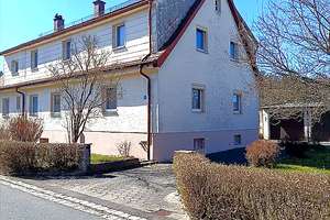 Großzügige Doppelhaushälfte mit 8 Zimmern, Doppelgarage und Garten in Friedenfels – Die vollständige Adresse der Immobilie erhältst du vom Anbieter., 95688 Friedenfels – Vorschaubild 1