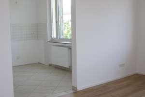 Von Privat: 3-Zimmer-Wohnung, Parkett, Balkon, Badewanne+Dusche – 50931 Sülz, Köln – Vorschaubild 3