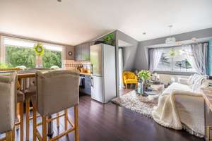 🍀 Zuhause im Glück - helle 3 Zimmer DG Wohnung mit Süd Ost Balkon, Stellplatz und Blick ins Grüne – 12207 Lichterfelde, Berlin – Vorschaubild 5