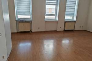 2zw WOHNUNG DUSCHBAD EBK BALKON DIREKT AM BUS/BAHNHOF REWE EIFLER GELEGEN RÖDELHEIM BREITLACHERSTR – BREITLACHERSTR 77, 60489 Rödelheim, Frankfurt am Main – Vorschaubild 1