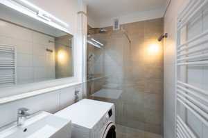 AIGNER - Kernsanierte 3-Zimmer-Wohnung in ruhiger Seitenstraße – München – Vorschaubild 4