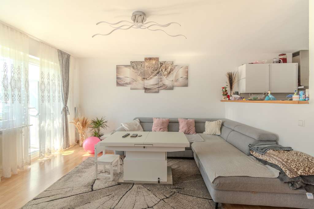 Charmante 2-Zi Wohnung mit sonnigem Balkon, schönem Garten & Stellplatz in Sindelfinger Top-Lage