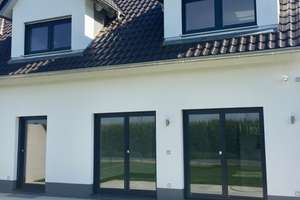 Moderne DHH in Augsburg-Göggingen mit unverbaubarem Wiesenblick – Die vollständige Adresse der Immobilie erhältst du vom Anbieter., 86199 Göggingen-Süd, Augsburg – Vorschaubild 2