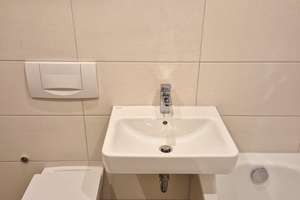 Familienangebot: zwei Bäder mit Wanne und Dusche + super Spielplatz + 5% Kinderrabatt – Friedrich-Viertel-Str. 88, 9123 Hutholz, Chemnitz – Vorschaubild 10