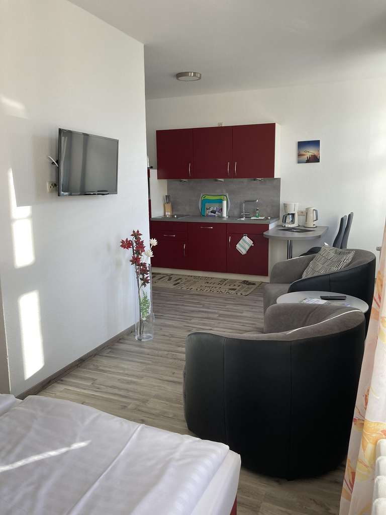 Immobilie in Stechlin - 1-Zimmer Eigentumswohnung und Ferienimmobile umgeben von zauberhafter Natur und Seen - Bild 2