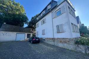 Charmantes 3-Parteien-Haus mit einem kleinen Garten, einer Werkstatt  und vielen Parkplätzen – Wiesbaden – Vorschaubild 4
