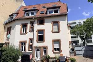 Altbauflair im Denkmal – gepflegte 2-Zimmer-Wohnung in Freiburg